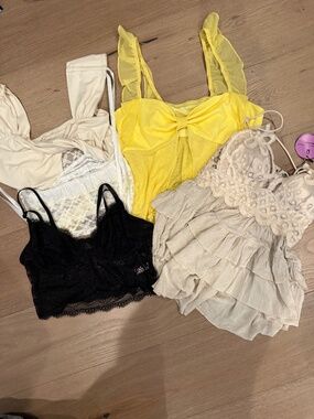 Lot of four going out tank tops size Medium